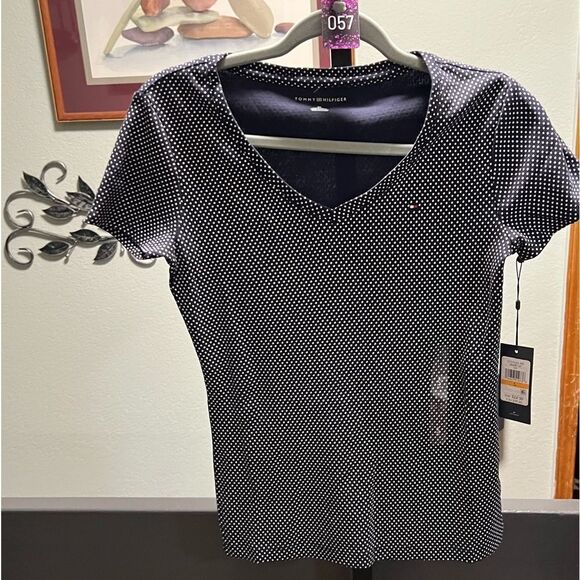 NWT Tommy Hilfiger Women's Blue Polka Dot Top SP #057 - Picture 1 of 3